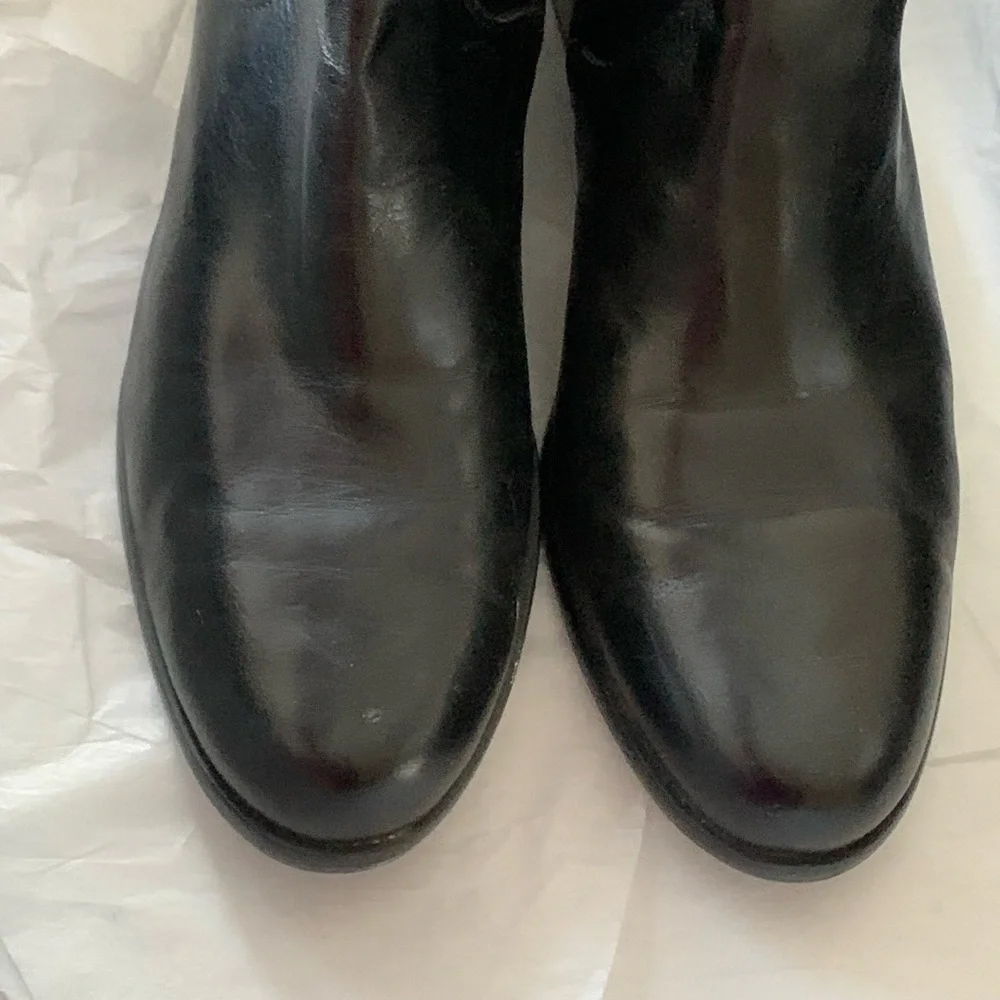 TAHARI “Kaley” Women’s Black Leather Round Toe Side Zipper Boots